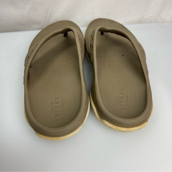 Crocs Men’s Beige Tan Swiftwater Deck Flip Flops Rubber Straps Size 7 - Picture 5 of 8